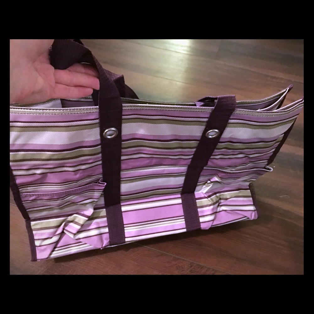 Zip-top organizing tote